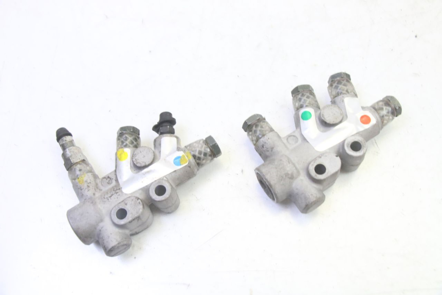 photo de ROZDZIELACZ HAMULCA PIAGGIO MP3 LT 300 (2010 - 2016) - Inny kąt widzenia