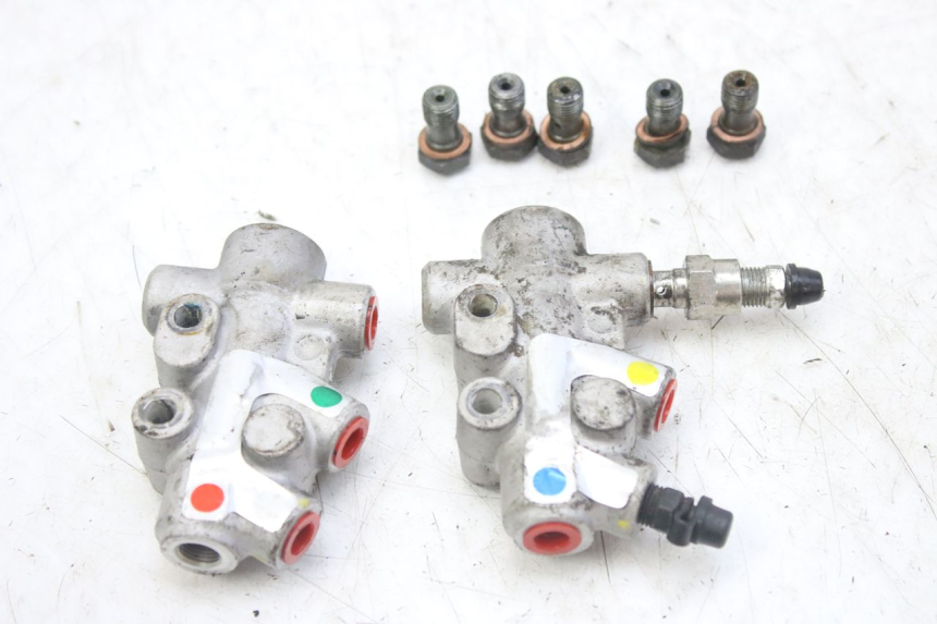 photo de ROZDZIELACZ HAMULCA PIAGGIO MP3 RL 250 (2006 - 2010) - Inny kąt widzenia