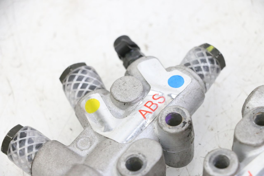 photo de ROZDZIELACZ HAMULCA PIAGGIO MP3 500 (2014 - 2017) - Inny kąt widzenia