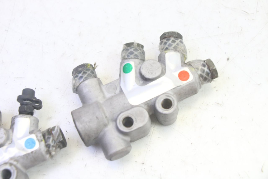 photo de ROZDZIELACZ HAMULCA PIAGGIO MP3 RL 250 (2006 - 2010) - Inny kąt widzenia