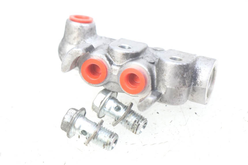 photo de ROZDZIELACZ HAMULCA SUZUKI SIXTEEN 125 (2008 - 2010) - Szczegół części