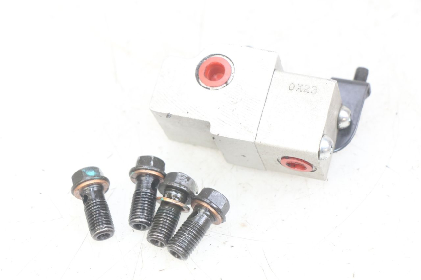 photo de ROZDZIELACZ HAMULCA PEUGEOT TWEET 125 (2018 - 2021) - Inny kąt widzenia