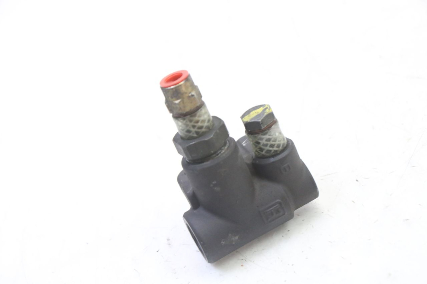 photo de ROZDZIELACZ HAMULCA PIAGGIO X9 EVOLUTION 125 (2003 - 2007) - Inny kąt widzenia