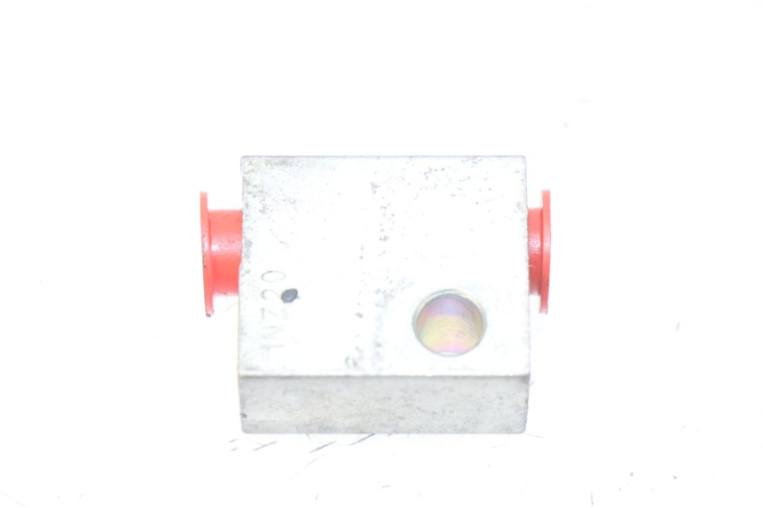 photo de ROZDZIELACZ HAMULCA YAMAHA XP T-MAX TMAX ABS 530 (2012 - 2015) - Szczegół części