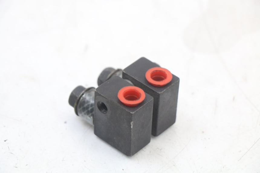 photo de ROZDZIELACZ HAMULCA YAMAHA XJ6 ABS 600 (2008 - 2016) - Inny kąt widzenia