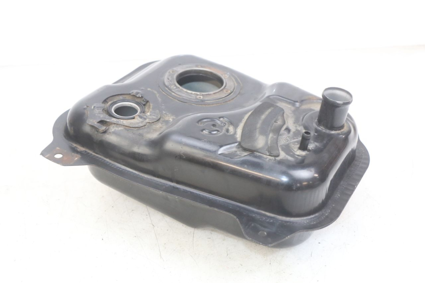 photo de ZBIORNIK PALIWA KYMCO AGILITY 16+ 4T 50 (2018 - 2023) - Zbliżenie techniczne