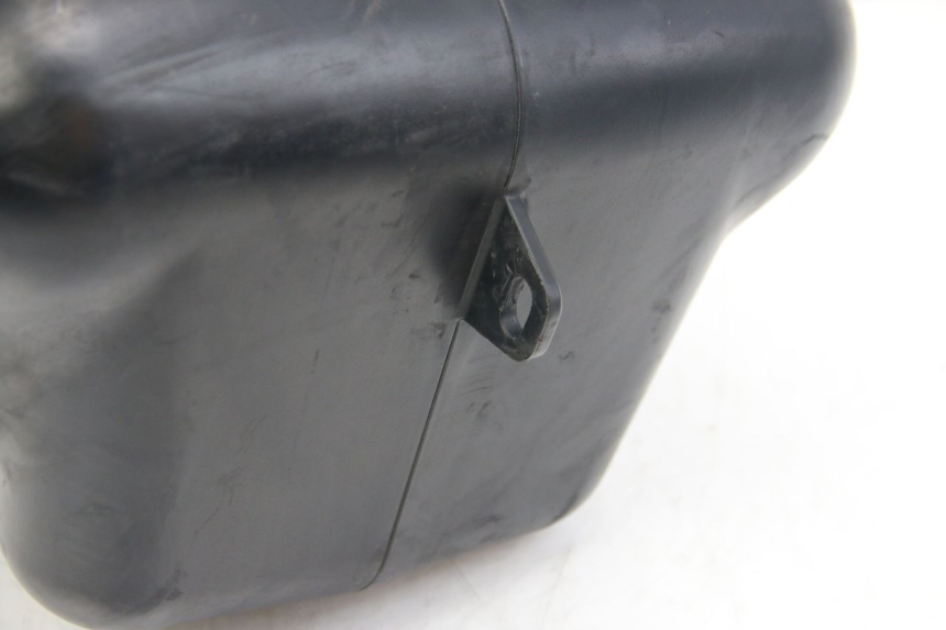 photo de ZBIORNIK PALIWA APRILIA ATLANTIC 500 (2002 - 2003) - Szczegóły charakterystyczne