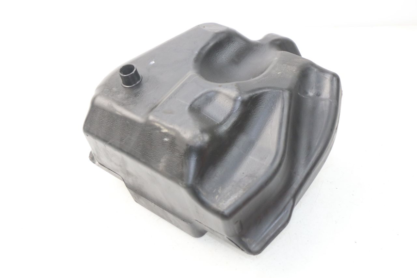 photo de ZBIORNIK PALIWA YAMAHA BW'S 50 (2004 - 2017) - Zbliżenie techniczne