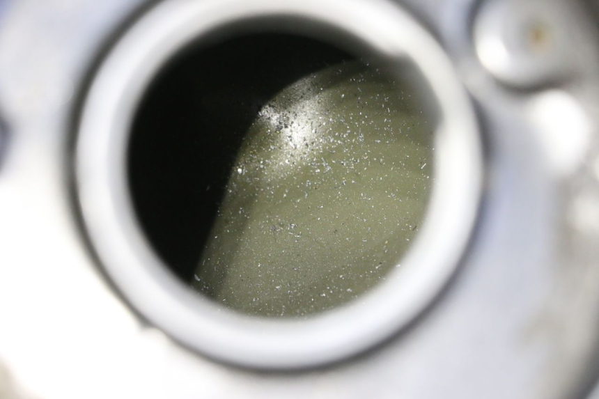 photo de ZBIORNIK PALIWA HONDA CBR F SC25 1000 (1989 - 1992) - Zoom stanu zużycia