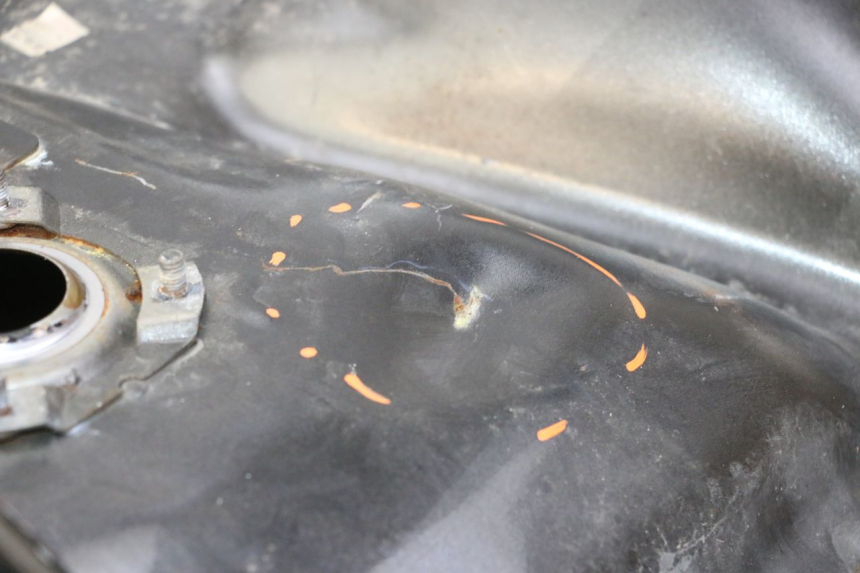 photo de ZBIORNIK PALIWA HONDA CBR F SC25 1000 (1989 - 1992) - Zbliżenie techniczne