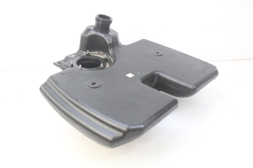 photo de ZBIORNIK PALIWA PEUGEOT CITYSTAR 125 (2011 - 2017) - Inny kąt widzenia