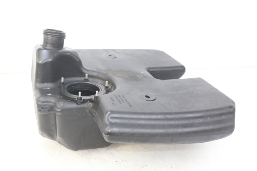 photo de ZBIORNIK PALIWA PEUGEOT CITYSTAR 125 (2011 - 2017) - Inny kąt widzenia