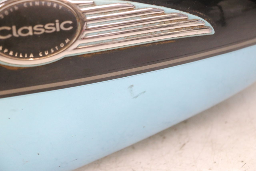 photo de ZBIORNIK PALIWA APRILIA CLASSIC 125 (1995 - 2001) - Zbliżenie komponentów