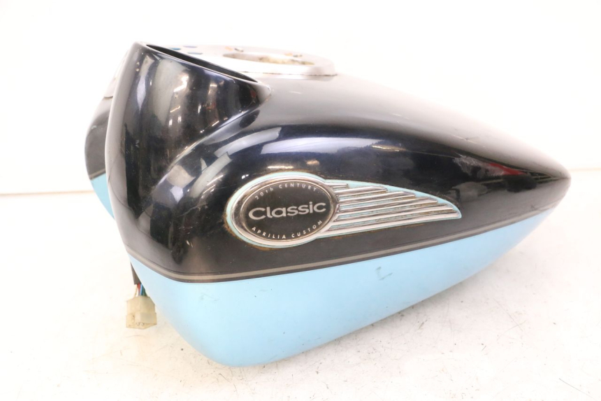 photo de ZBIORNIK PALIWA APRILIA CLASSIC 125 (1995 - 2001) - Widok z bliska