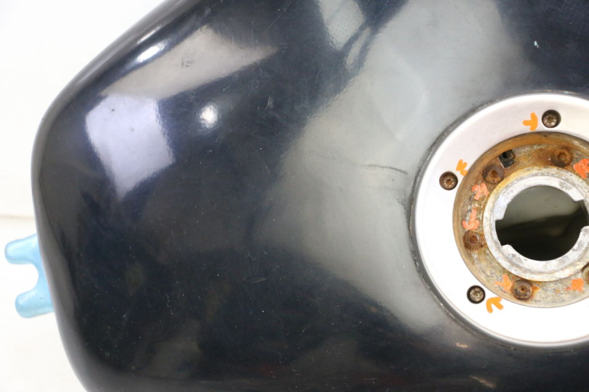 photo de ZBIORNIK PALIWA APRILIA CLASSIC 125 (1995 - 2001) - Struktura - zbliżenie