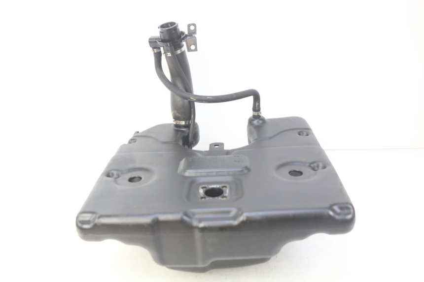 photo de ZBIORNIK PALIWA PEUGEOT DJANGO 2T 50 (2014 - 2019) - Zbliżenie techniczne