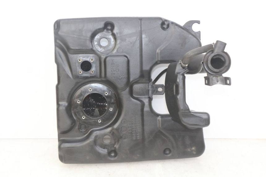 photo de ZBIORNIK PALIWA PEUGEOT DJANGO 4T 50 (2014 - 2019) - Zbliżenie techniczne