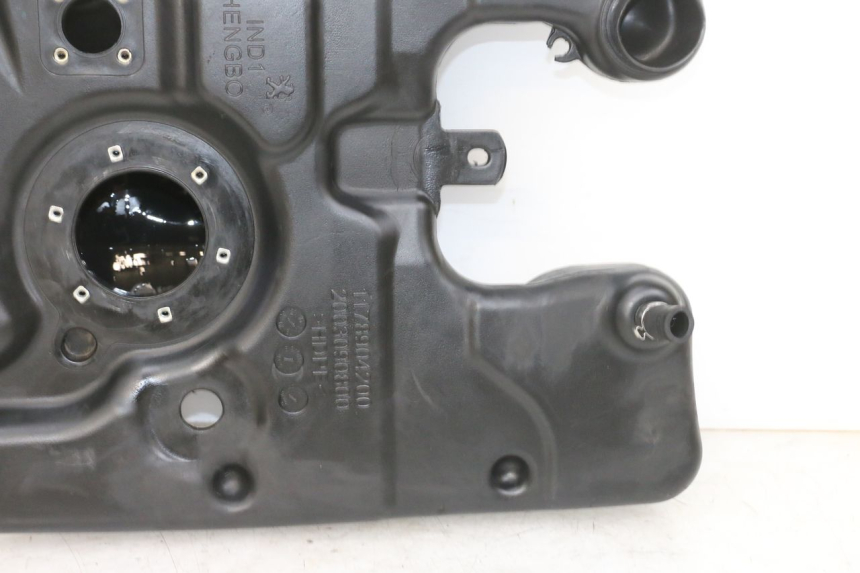 photo de ZBIORNIK PALIWA PEUGEOT DJANGO 4T 50 (2014 - 2019) - Punkty mocowania