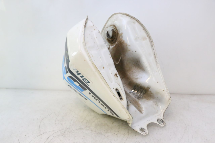 photo de ZBIORNIK PALIWA SUZUKI DR S 600 (1985 - 1989) - Zoom stanu zużycia