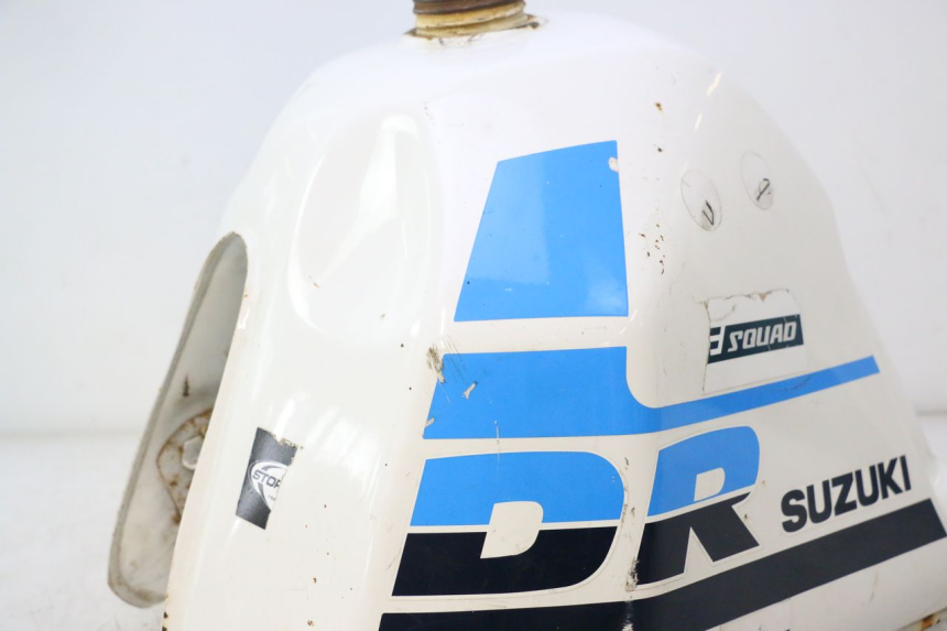 photo de ZBIORNIK PALIWA SUZUKI DR S 600 (1985 - 1989) - Szczegół części