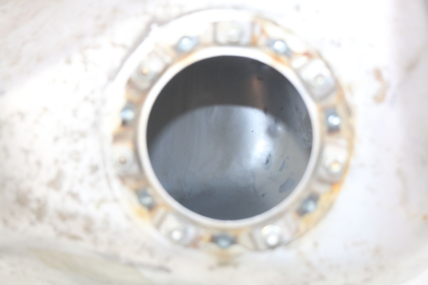 photo de ZBIORNIK PALIWA HONDA FJS SILVERWING SILVER WING 400 (2009 - 2016) - Zoom stanu zużycia