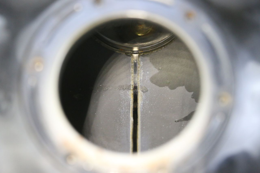 photo de ZBIORNIK PALIWA YAMAHA FZ6 N FAZER 600 (2004 - 2006) - Zoom stanu zużycia