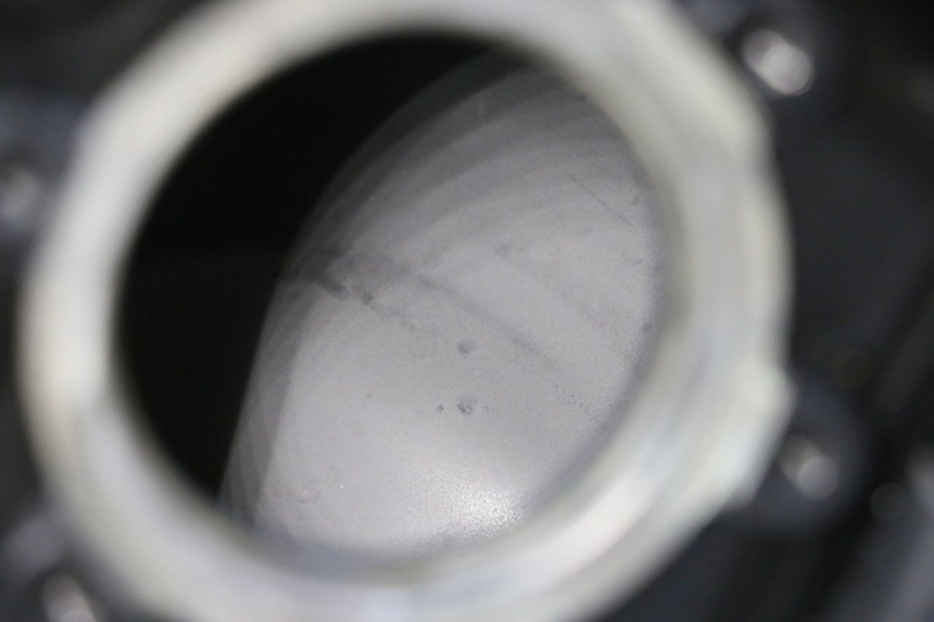 photo de ZBIORNIK PALIWA BMW G310 R 310 (2016 - 2020) - Zbliżenie techniczne