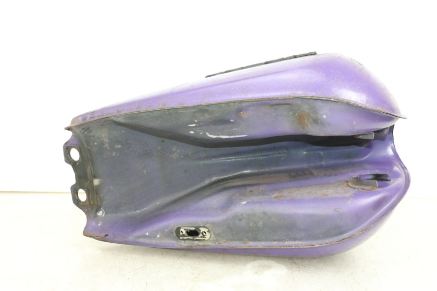 photo de ZBIORNIK PALIWA SUZUKI GN 125 (1997 - 2000) - Zoom stanu zużycia