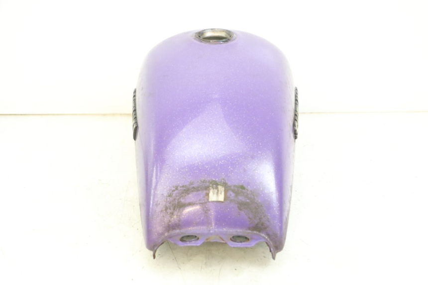 photo de ZBIORNIK PALIWA SUZUKI GN 125 (1997 - 2000) - Zbliżenie techniczne