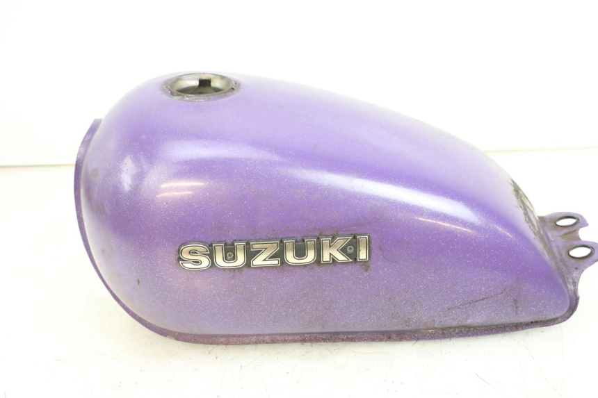 photo de ZBIORNIK PALIWA SUZUKI GN 125 (1997 - 2000) - Widok ogólny