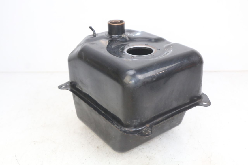 photo de ZBIORNIK PALIWA SYM GTS EFI 125 (2012 - 2016) - Inny kąt widzenia