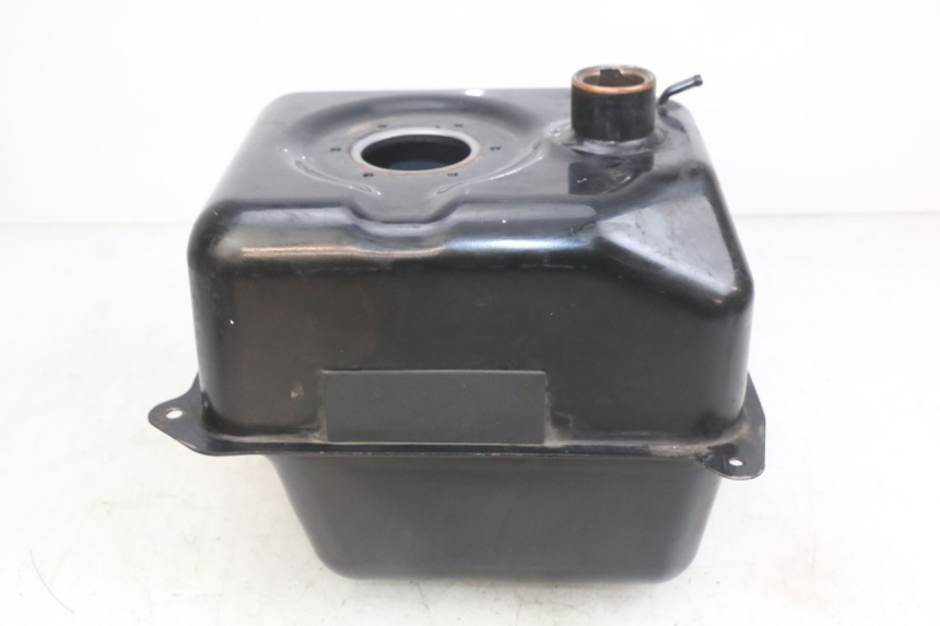 photo de ZBIORNIK PALIWA SYM GTS EFI 125 (2012 - 2016) - Zbliżenie techniczne