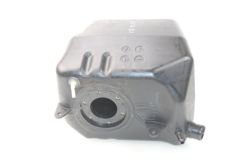 photo de ZBIORNIK PALIWA SYM GTS EVO 125 (2009 - 2013) - Zoom stanu zużycia