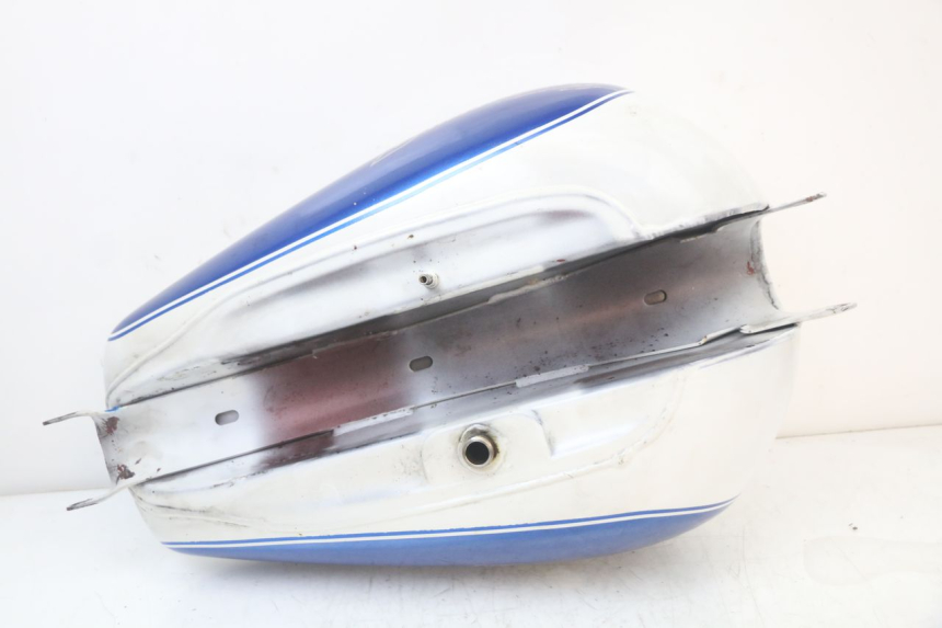 photo de ZBIORNIK PALIWA HARLEY DAVIDSON SPORTSTER XL CUSTOM 883 (1999 - 2006) - Zbliżenie komponentów