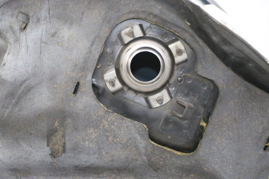 photo de ZBIORNIK PALIWA HONDA CBR F 1000 (1993 - 1996) - Szczegół części