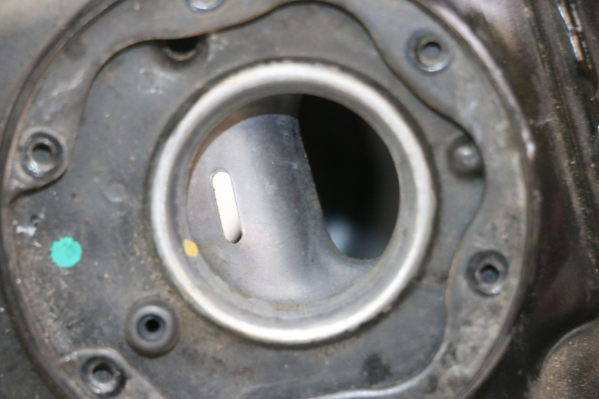 photo de ZBIORNIK PALIWA HUSQVARNA SVARTPILEN 401 (2018 - 2023) - Zoom stanu zużycia