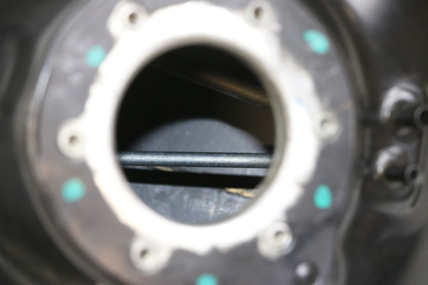 photo de ZBIORNIK PALIWA HUSQVARNA SVARTPILEN 401 (2018 - 2023) - Inny kąt widzenia