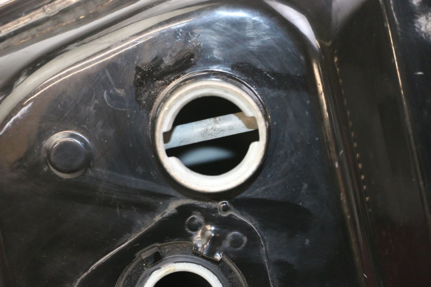 photo de ZBIORNIK PALIWA JM MOTORS VX 125 (2022 - 2025) - Zoom stanu zużycia