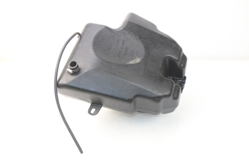 photo de ZBIORNIK PALIWA PEUGEOT KISBEE 2T 50 (2010 - 2017) - Szczegół części