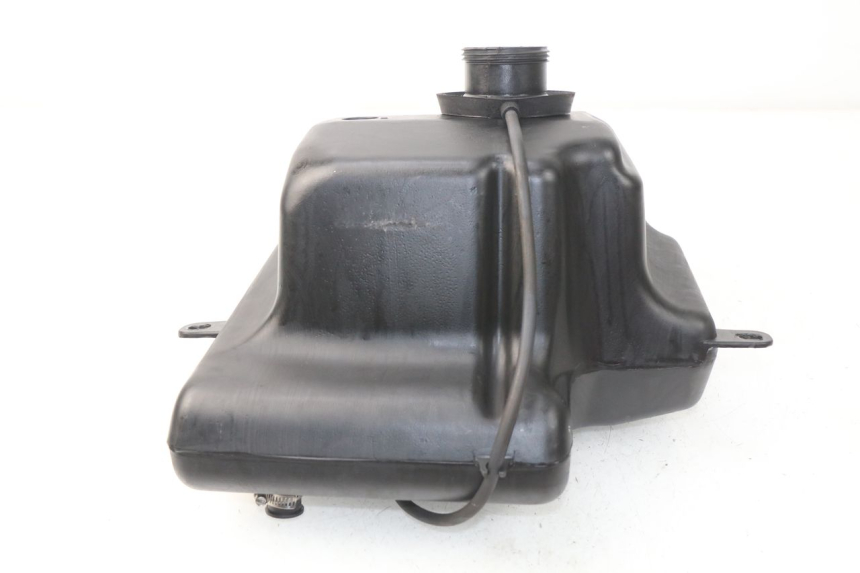 photo de ZBIORNIK PALIWA PEUGEOT KISBEE 2T 50 (2010 - 2017) - Inny kąt widzenia