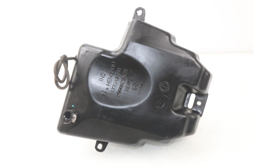 photo de ZBIORNIK PALIWA PEUGEOT KISBEE 2T 50 (2010 - 2017) - Zoom stanu zużycia