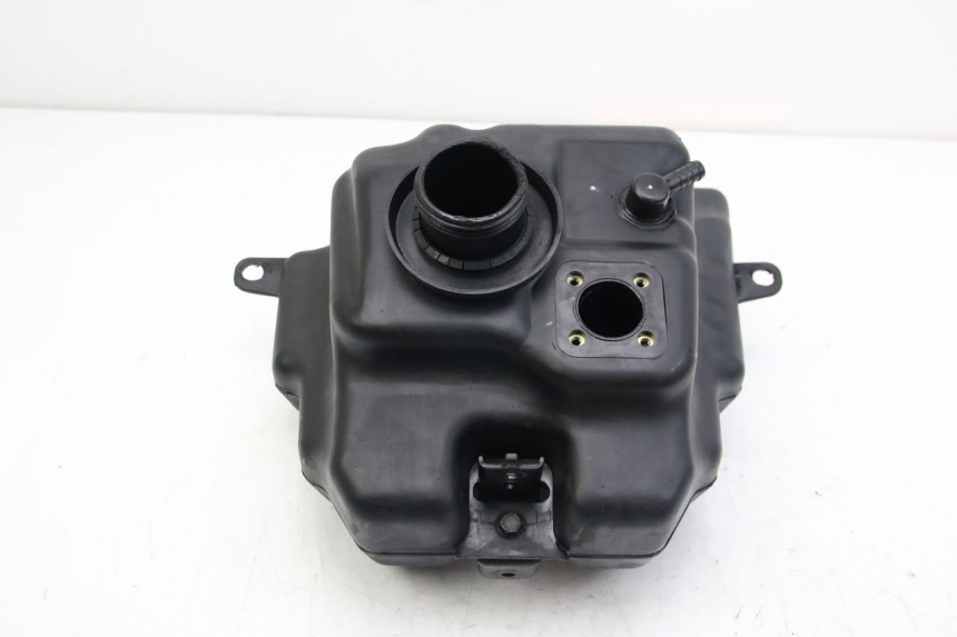 photo de ZBIORNIK PALIWA PEUGEOT KISBEE 2T 50 (2018 - 2022) - Inny kąt widzenia