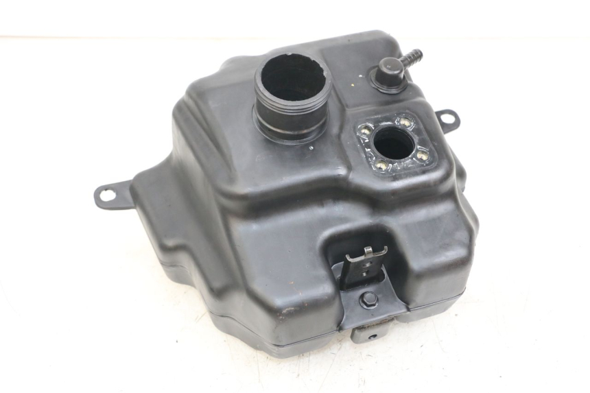 photo de ZBIORNIK PALIWA PEUGEOT KISBEE 2T 50 (2018 - 2022) - Inny kąt widzenia