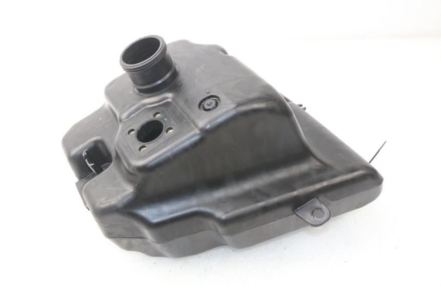 photo de ZBIORNIK PALIWA PEUGEOT KISBEE 4T 50 (2010 - 2017) - Inny kąt widzenia