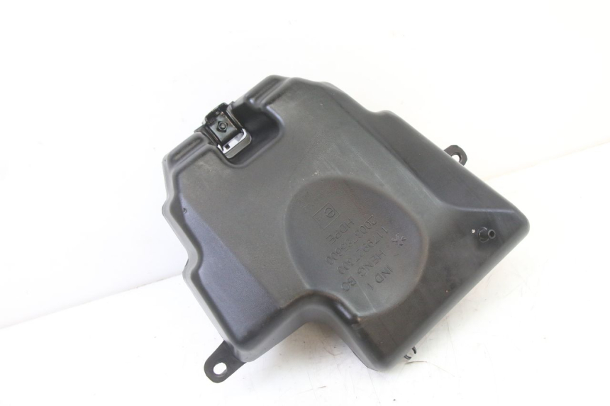 photo de ZBIORNIK PALIWA PEUGEOT KISBEE 4T 50 (2018 - 2022) - Zbliżenie techniczne