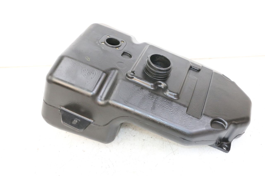 photo de ZBIORNIK PALIWA KYMCO PEOPLE S 125 (2000 - 2008) - Inny kąt widzenia