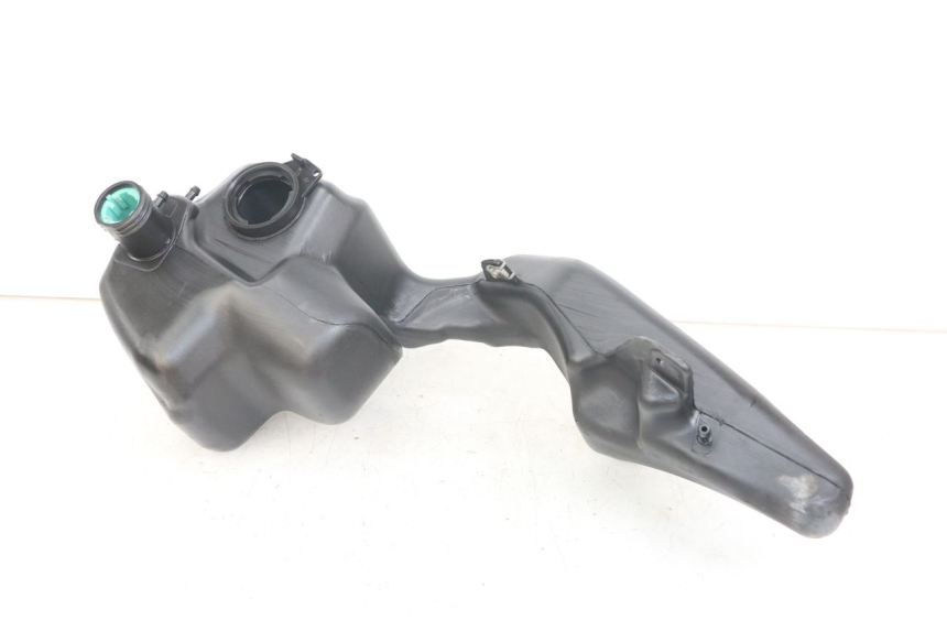 photo de ZBIORNIK PALIWA PIAGGIO LIBERTY 125 (2009 - 2013) - Zbliżenie techniczne