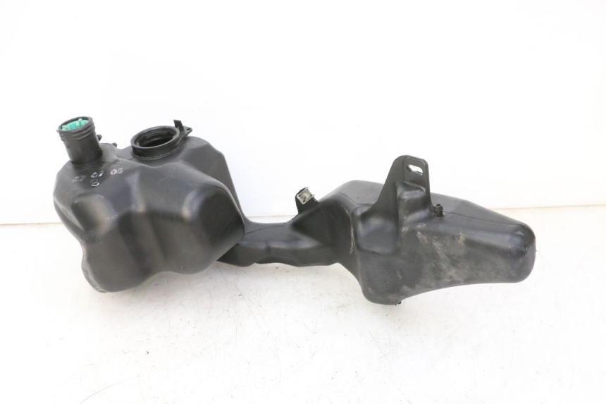 photo de ZBIORNIK PALIWA PIAGGIO LIBERTY 125 (1998 - 2008) - Inny kąt widzenia