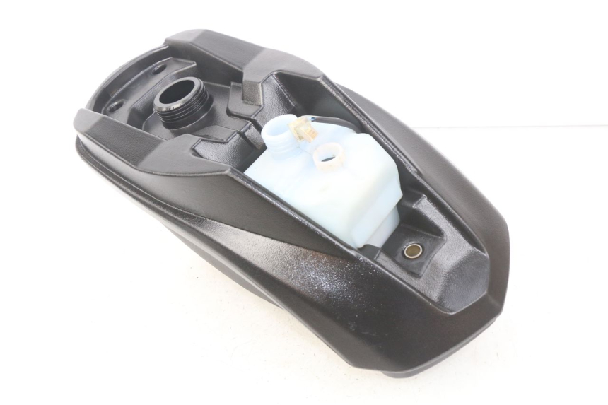 photo de ZBIORNIK PALIWA PEUGEOT LUDIX 50 (2008 - 2017) - Zoom stanu zużycia