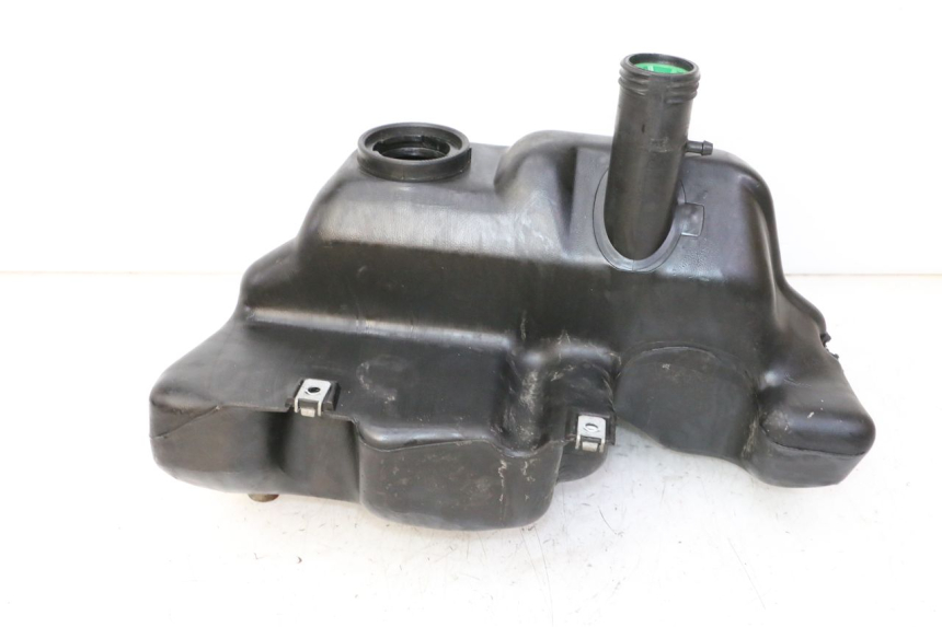 photo de ZBIORNIK PALIWA PIAGGIO LXV 4T 50 (2009 - 2013) - Zbliżenie techniczne